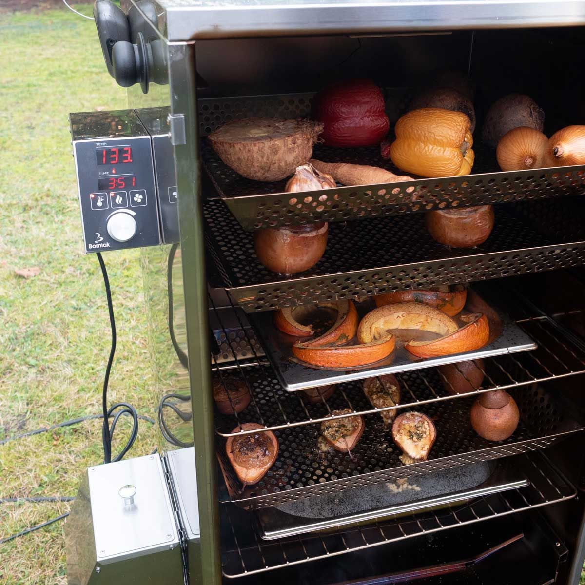 Borniak 150L Smoker Tray - Image 3